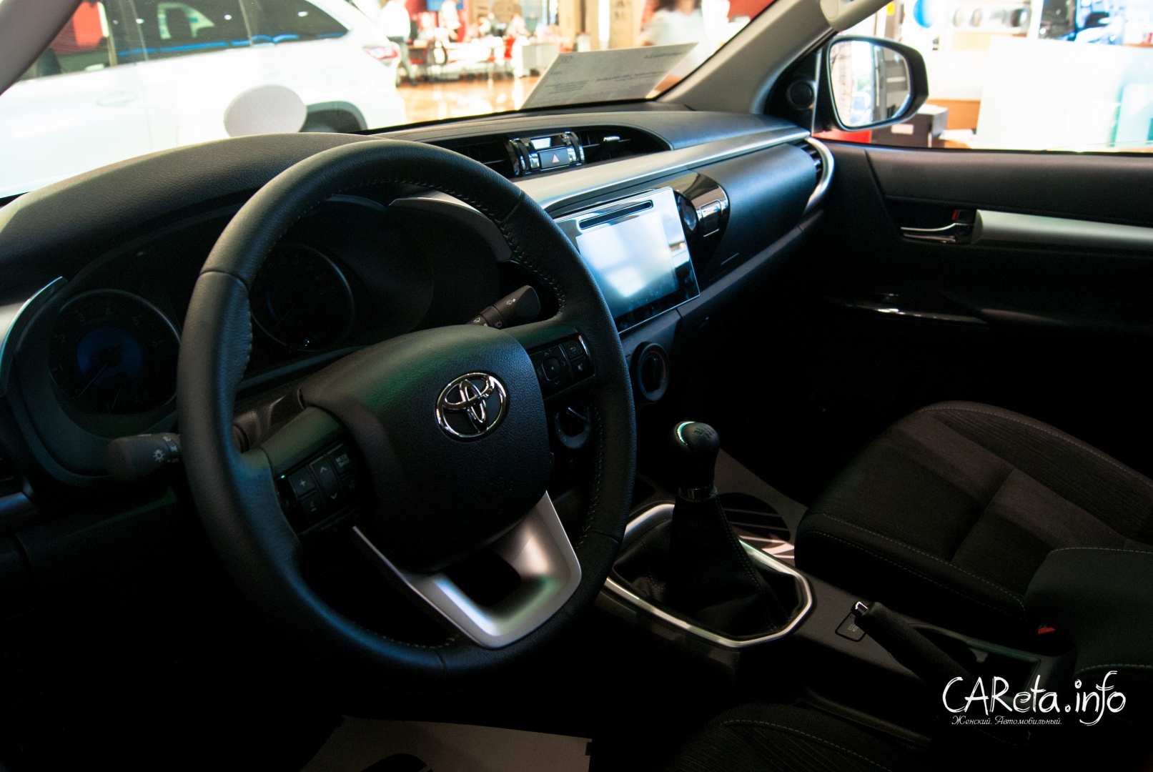 Новая Toyota Hilux - уже в салонах