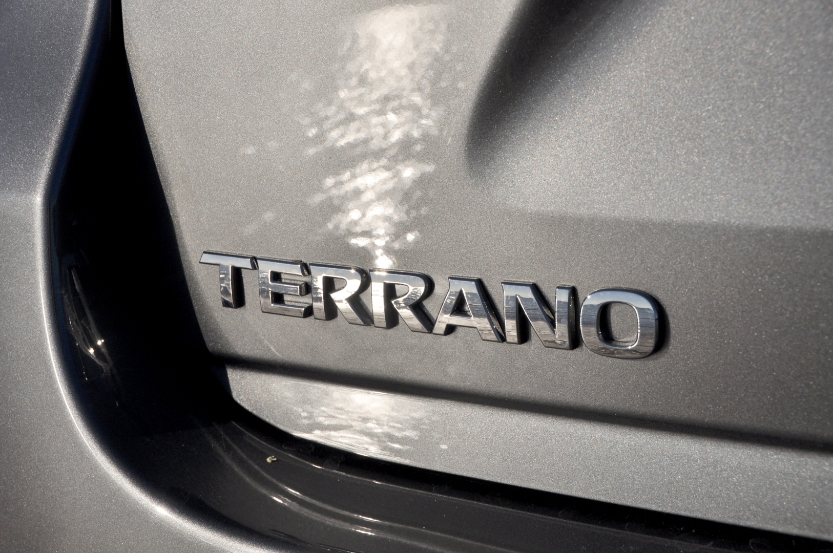 Nissan Terrano: старший брат-близнец