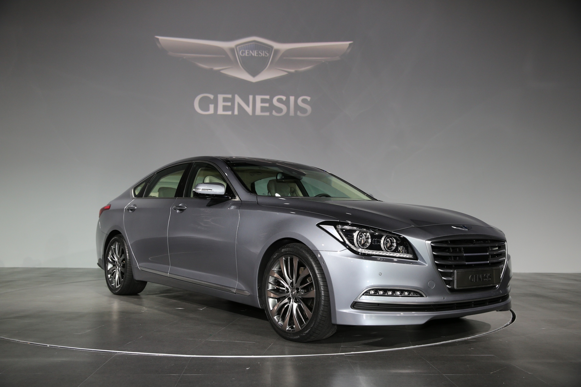 Genesis - новый премиальный бренд от Hyundai