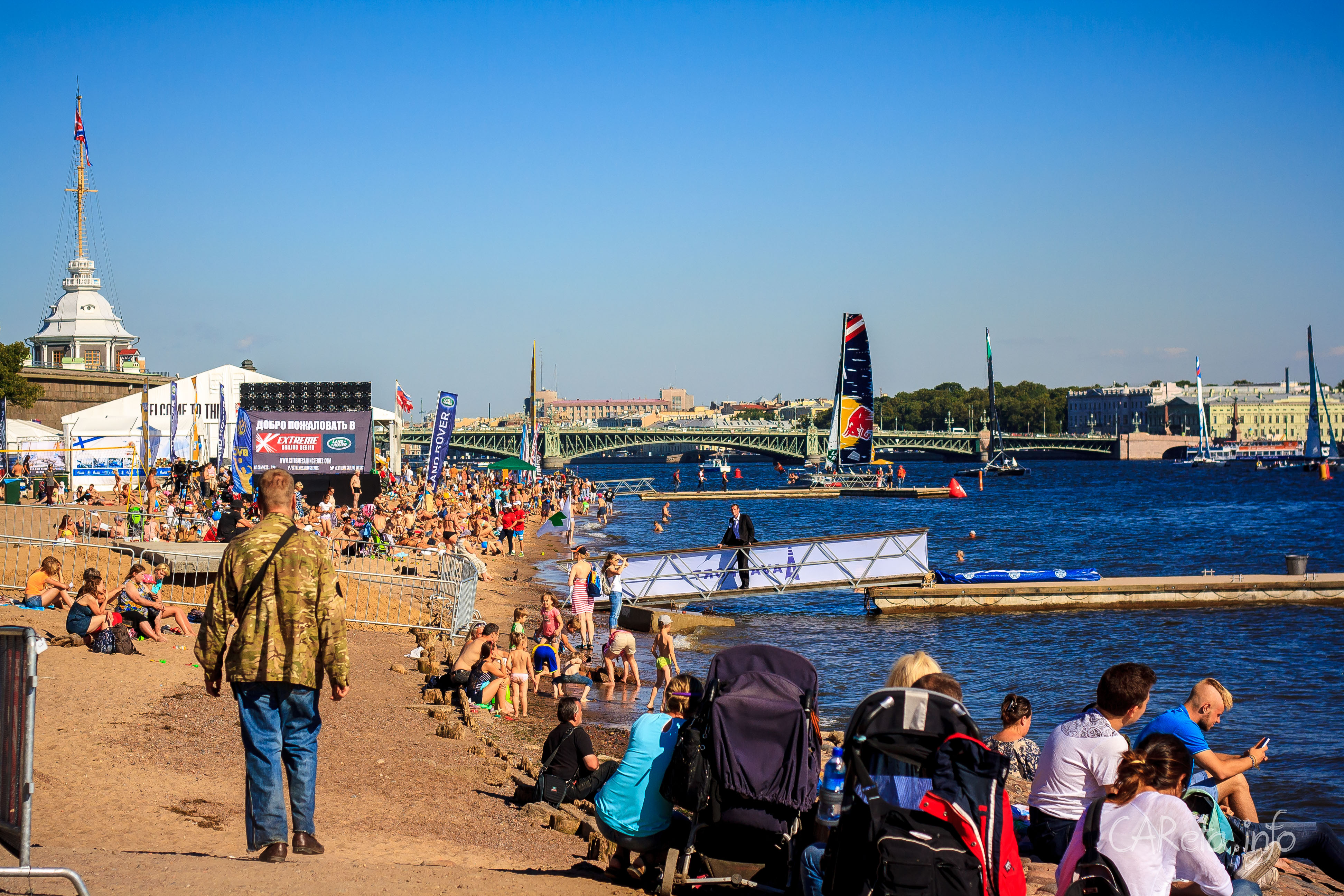 Гонки Extreme Sailing Series  возвращаются в Петербург на «парящих» катамаранах