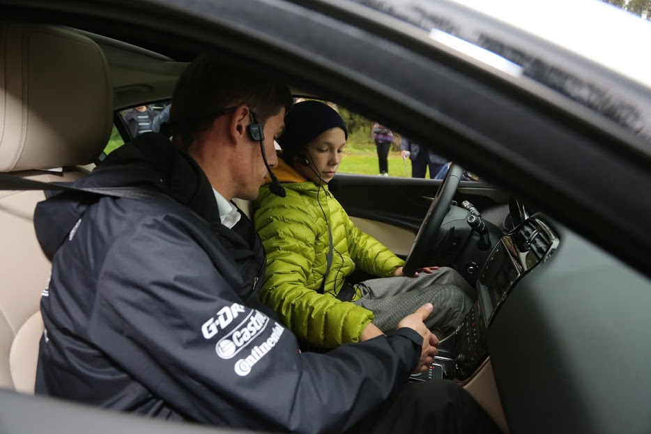 Jaguar Land Rover начинает учить детей основам безопасности