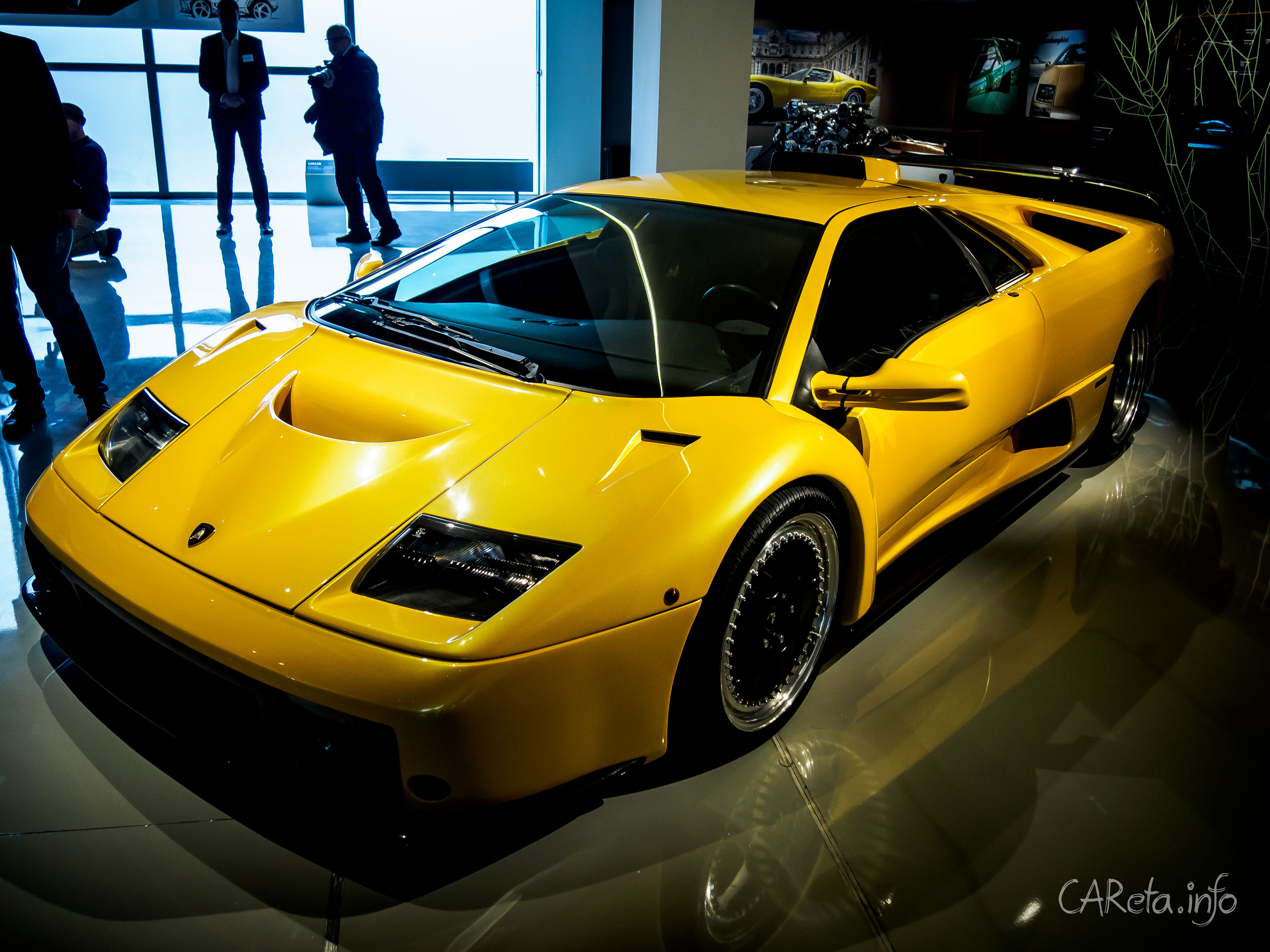 Автомобили в музее: Lamborghini в Эрарте