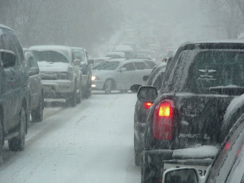 Как водить в снегопад и в других сложных погодных условиях