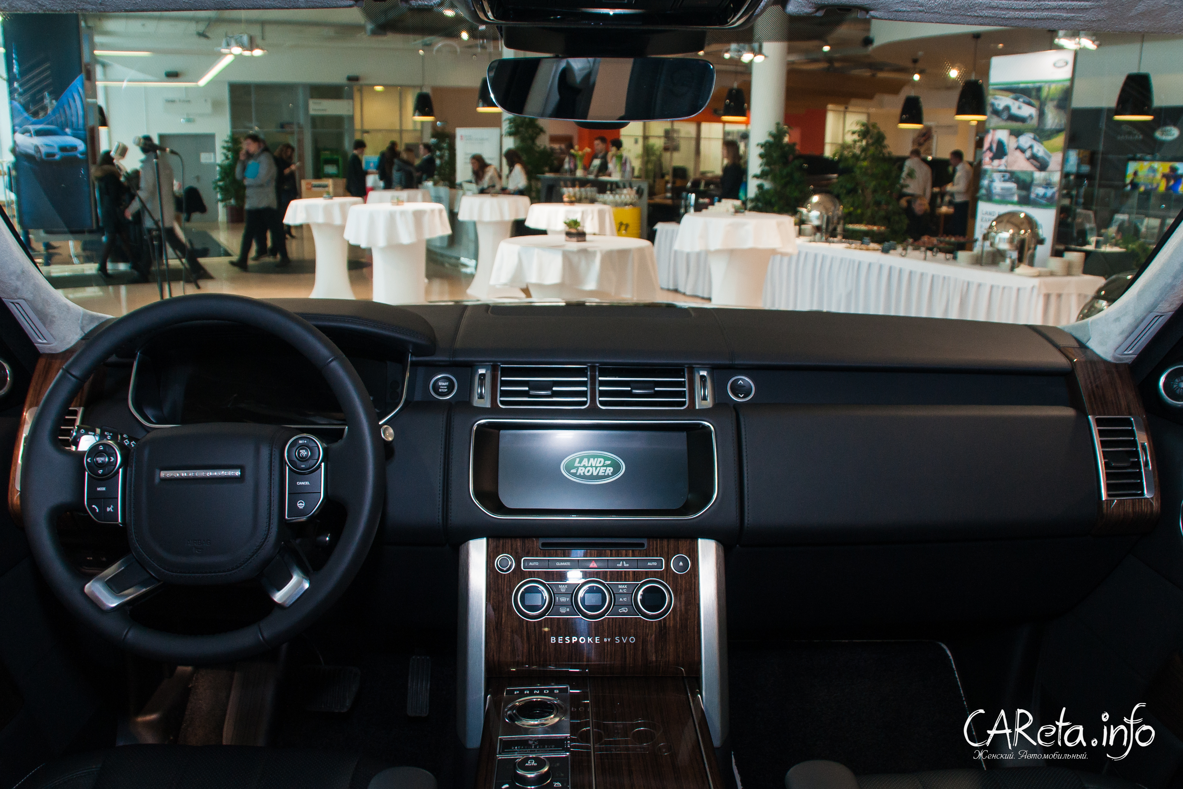 Обновленный Range Rover представлен в ДЦ Рольф