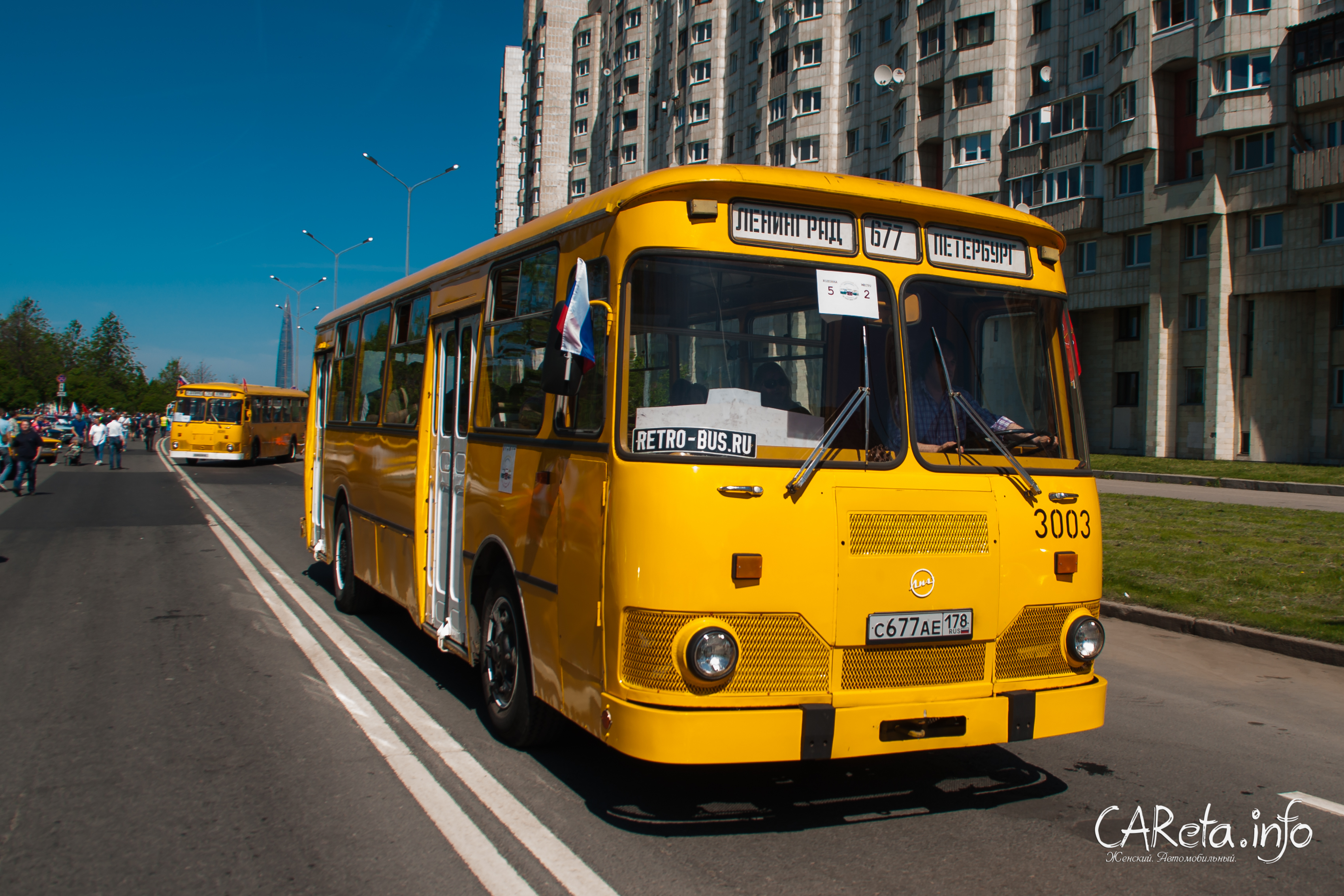 Четвертый Парад ретро-транспорта в Санкт-Петербурге
