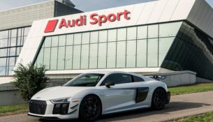 Audi представила самый "злой" R8 Audi представила самый "злой" R8