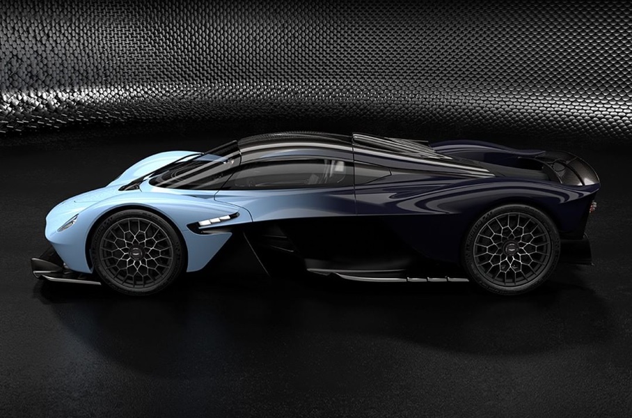 Aston Martin показал фото "Валькирии"