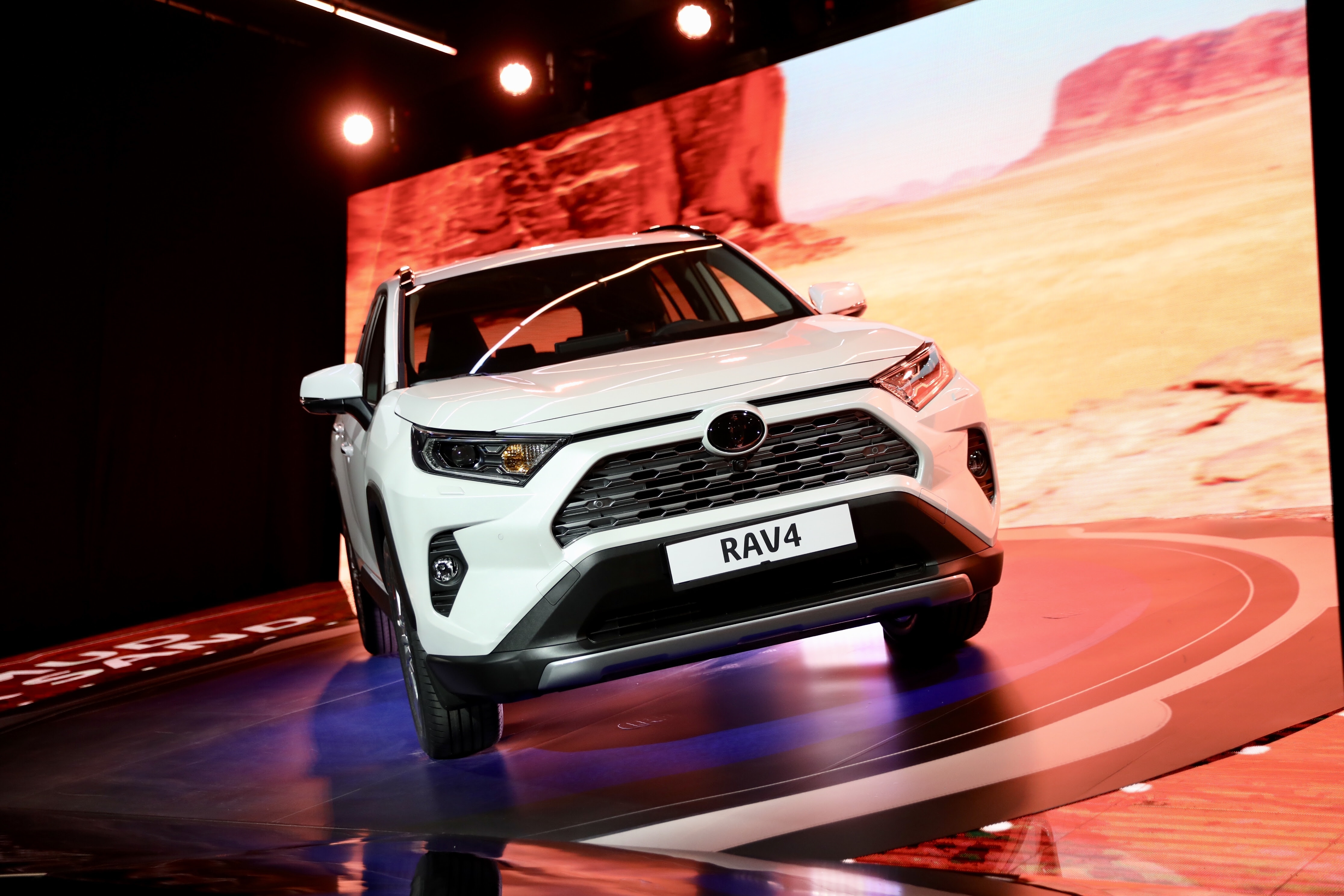 Новые Toyota RAV4 начали собирать в Петербурге