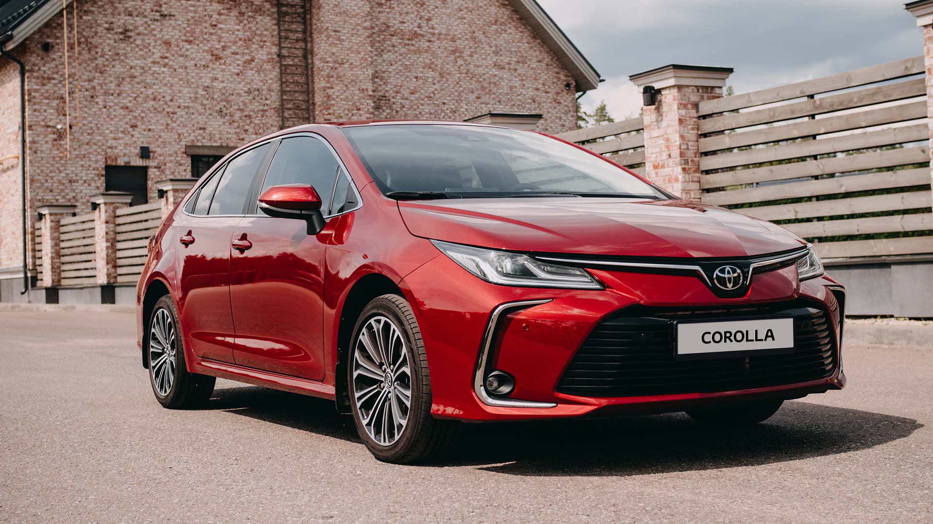 Toyota объявляет прием заказов на новую Corolla