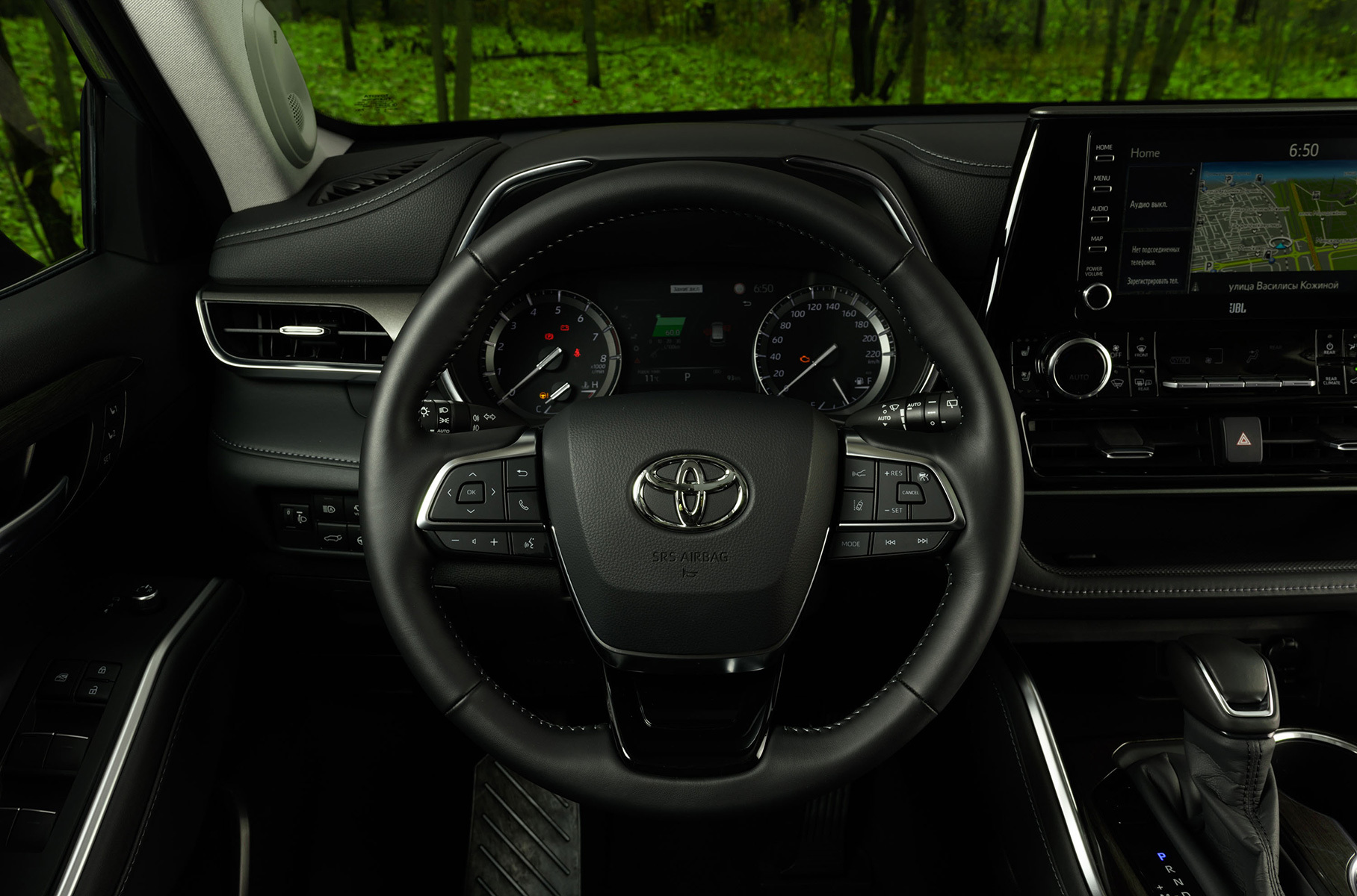 Toyota раскрыла подробности о новом Highlander для России