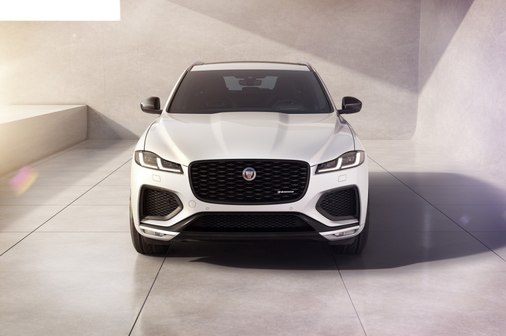Jaguar готовит новое поколение F-Pace