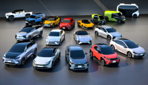 Toyota показала 16 электрокаров