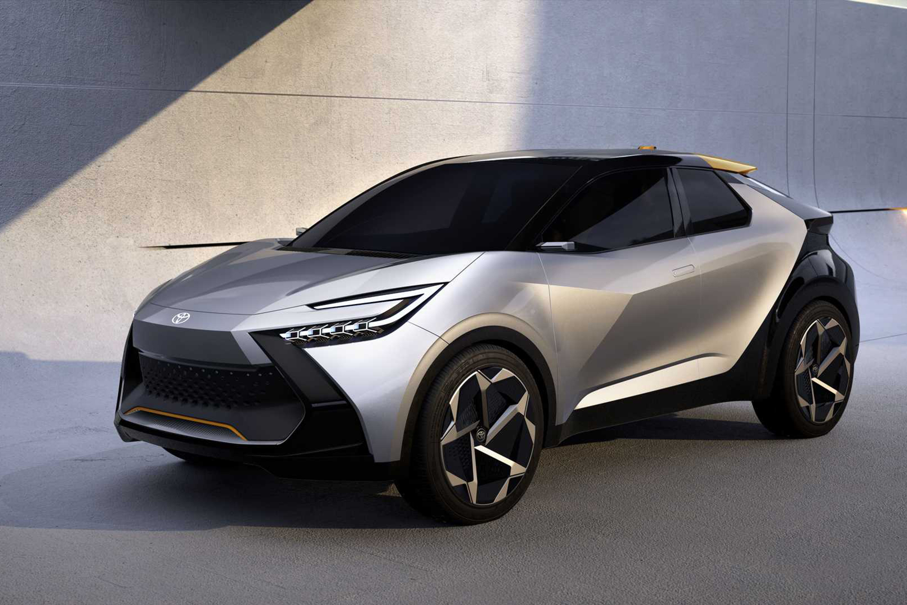 Toyota показала C-HR нового поколения