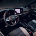 Volkswagen опубликовал фото интерьера нового Golf GTI